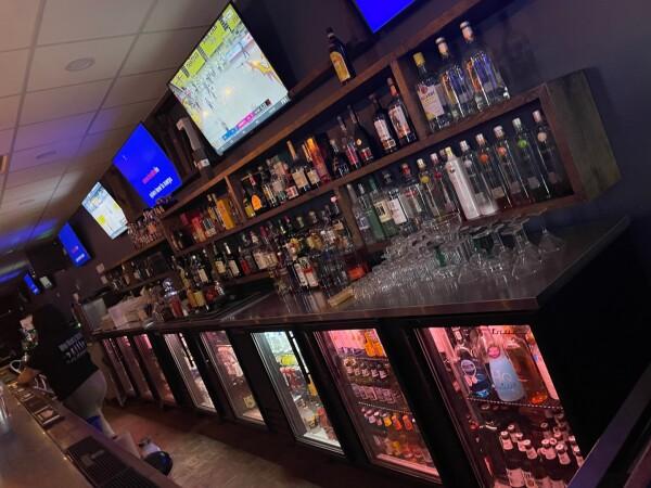 Best Sports Bars in Berwyn - La Aduana Check Point Sports Bar