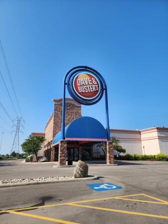 Best Sports Bars in Columbus - Dave & Busters @ Columbus/Hilliard