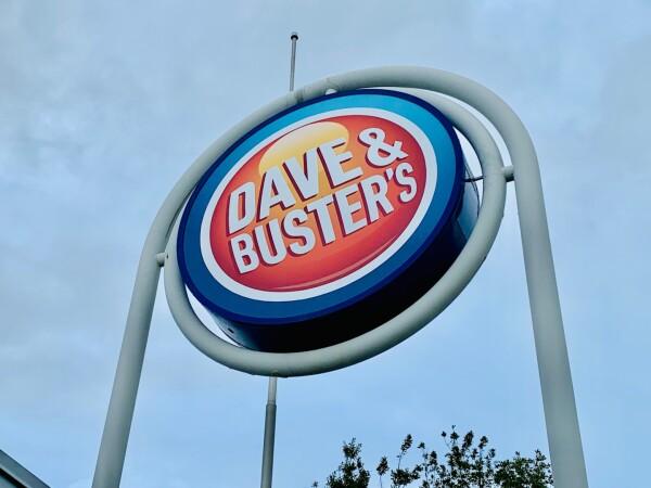 Best Sports Bars in Hollywood - Dave & Busters @ Hollywood