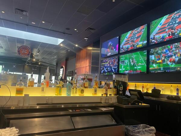 Best Sports Bars in West Nyack - Dave & Busters @ Palisades