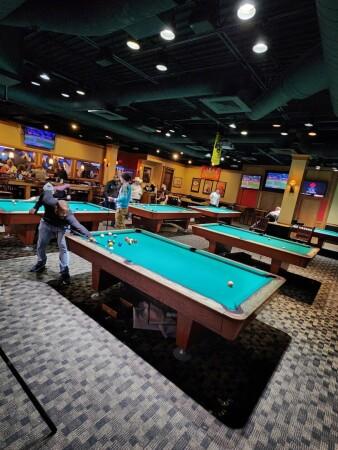 Best Sports Bars in Overland Park - Fox & Hound @ Overland Park, Ks