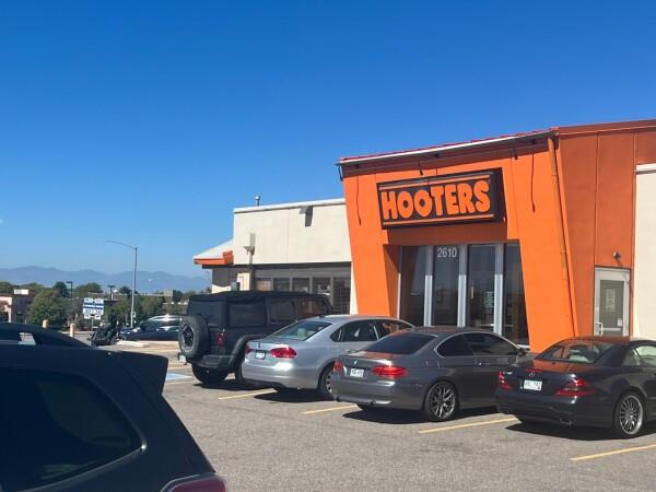 Best Sports Bars in Denver - Hooters @ Aurora (Parker)