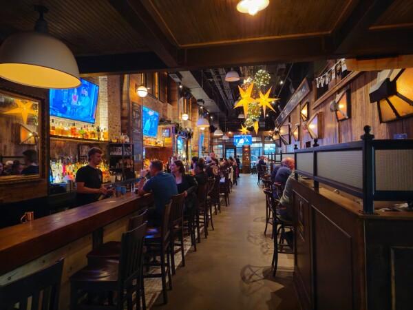 Best Sports Bars in New York - Mustang Harrys