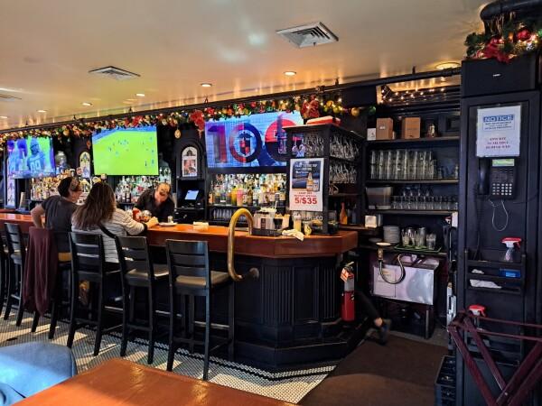 Best Sports Bars in New York - Playwright Act 1 @ 49Th St.