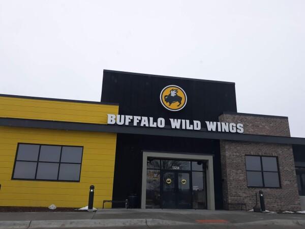 Best Sports Bars in Omaha - Buffalo Wild Wings @ Omaha, Ne - 132Nd St.