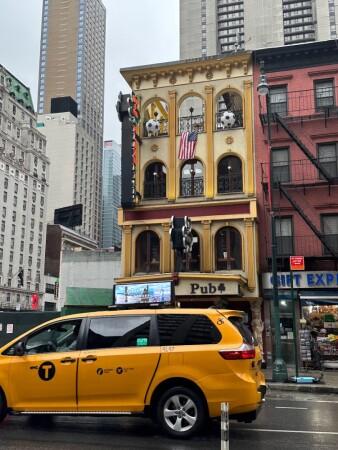 Best Sports Bars in New York - Playwright Act 2