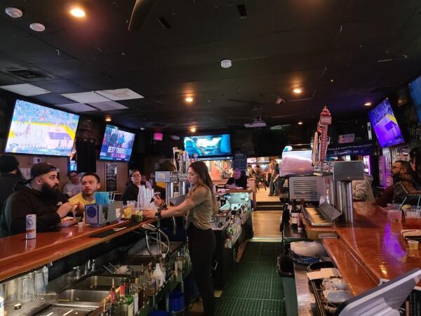 Best Sports Bars in Clifton - Rock Bar & Grill