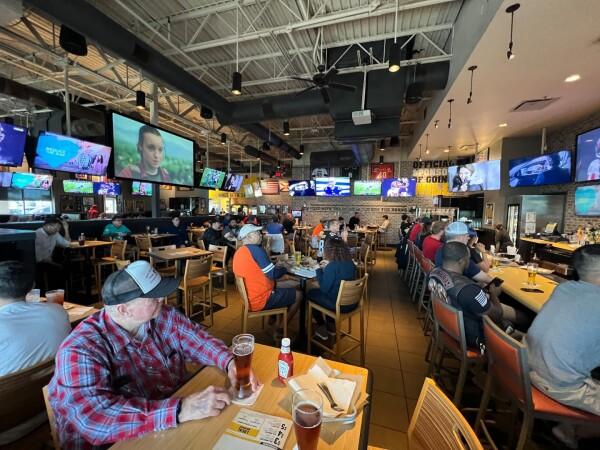 Best Sports Bars in Riverview - Buffalo Wild Wings @ Riverview, Fl