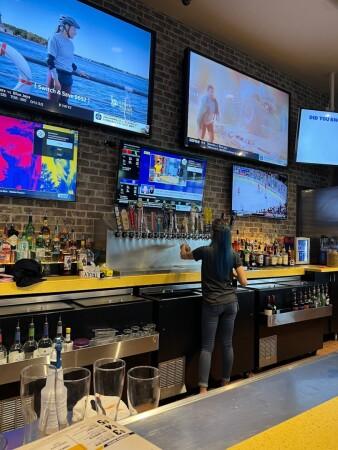 Best Sports Bars in Riverview - Buffalo Wild Wings @ Riverview, Fl