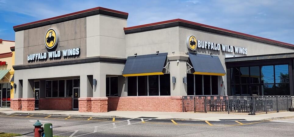 Best Sports Bars in Riverview - Buffalo Wild Wings @ Riverview, Fl