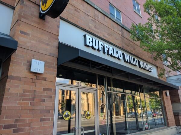 Best Sports Bars in Cincinnati - Buffalo Wild Wings @ Cincinnati, Oh - Calhoun St.