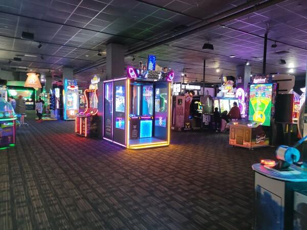 Best Sports Bars in Pelham Manor - Dave & Busters @ Pelham