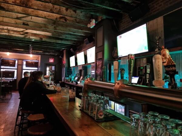 Best Sports Bars in New York - Smithfield Hall