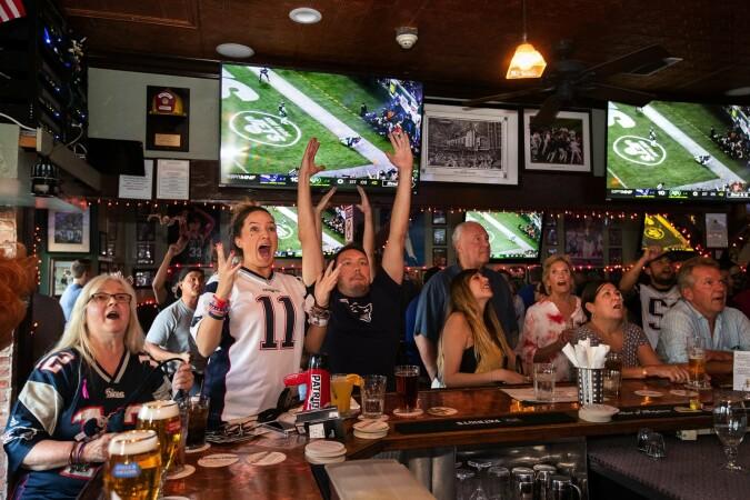 Best Sports Bars in Los Angeles - Nickel Mine