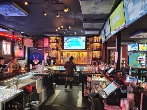 Best Sports Bars in Tampa - Blind Goat Food & Drink Company