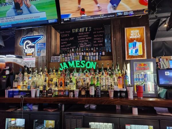 Best Sports Bars in Nashville - Dawg House Saloon