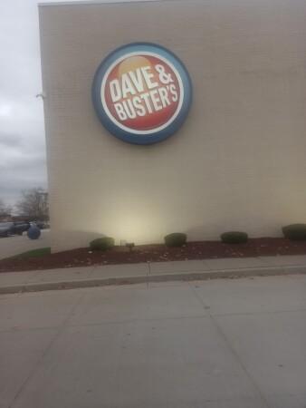 Best Sports Bars in Orland Park - Dave & Busters @ Orland Park