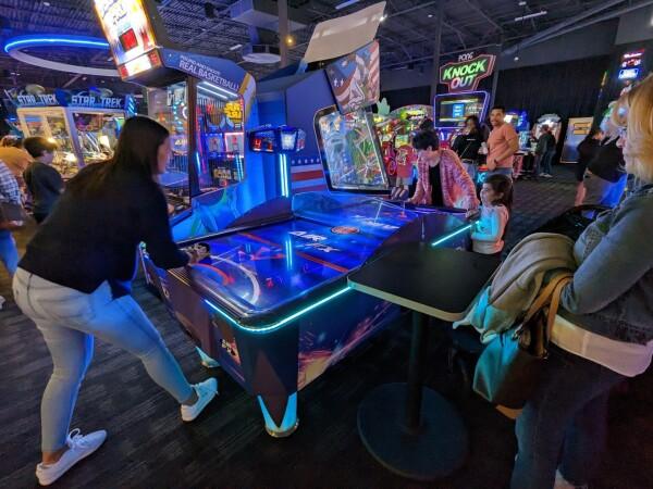 Best Sports Bars in Tampa - Dave & Busters @ Tampa