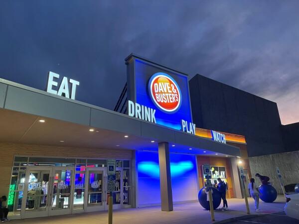 Best Sports Bars in Woodbridge - Dave & Busters @ Woodbridge