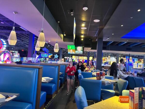 Best Sports Bars in Woodbridge - Dave & Busters @ Woodbridge