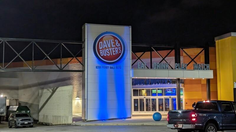 Best Sports Bars in Baltimore - Dave & Busters @ Baltimore