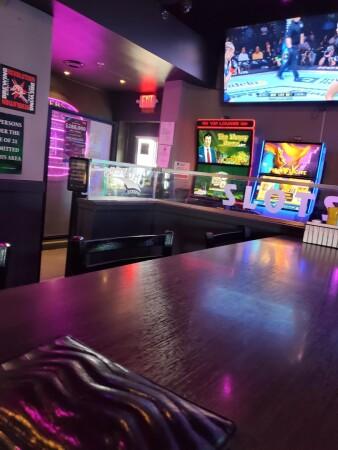 Best Sports Bars in Schiller - Chasers Schiller Park