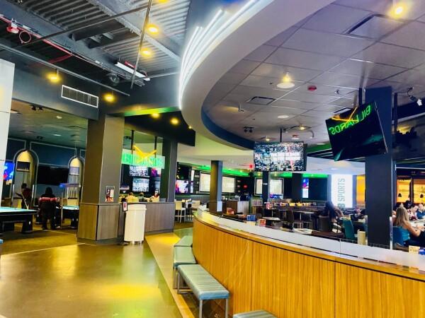 Best Sports Bars in Wayne - Dave & Busters @ Wayne