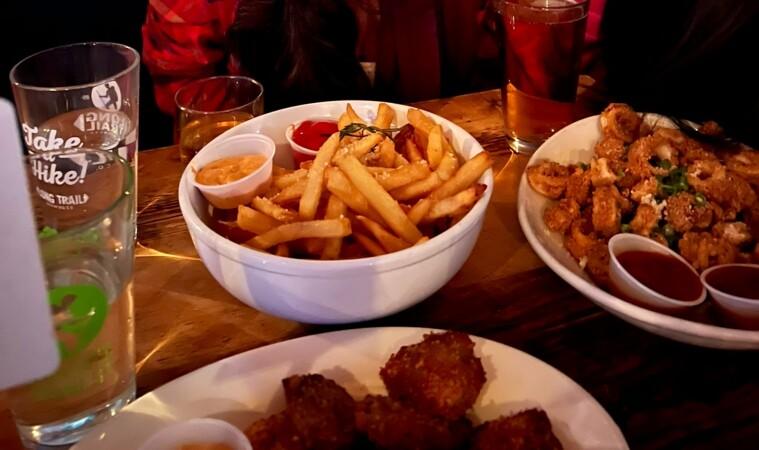 Best Sports Bars in Brooklyn - Claras