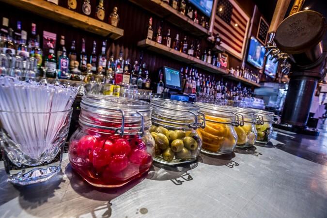 Best Sports Bars in New York - Printers Alley