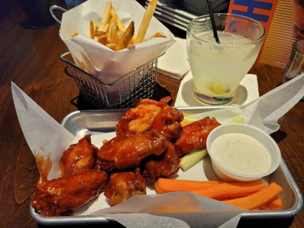 Best Sports Bars in Milford - Dave & Busters @ Milford