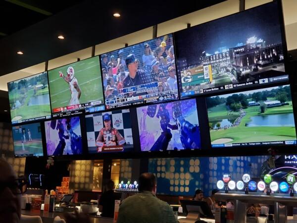 Best Sports Bars in Milford - Dave & Busters @ Milford