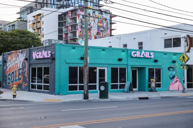 Best Sports Bars in Miami - Grail's Sports Bar