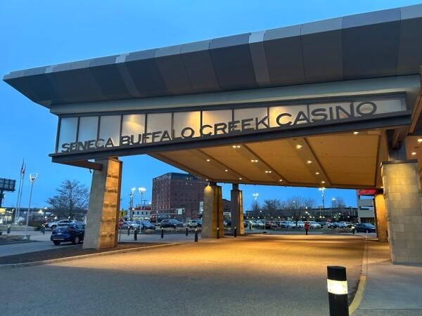 Best Sports Bars in Buffalo - Sportsbook @ Buffalo Creek Casino