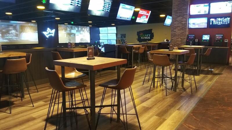 Best Sports Bars in Seabrook - Draftkings @ The Brook