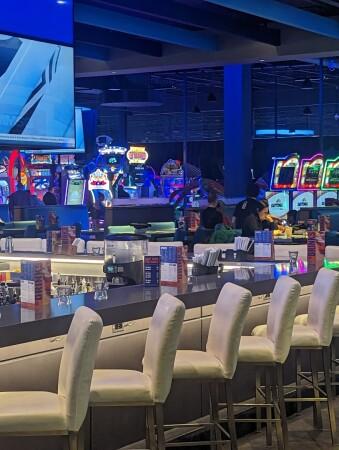 Best Sports Bars in Manchester - Dave & Busters @ Manchester Nh