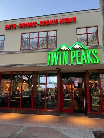 Best Sports Bars in Hollywood - Twin Peaks @ Hollywood, Fl