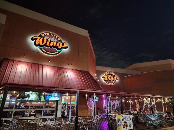 Best Sports Bars in Houston - Big City Wings @ Marqe