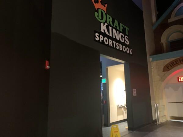 Best Sports Bars in Ledyard - Draftkings @ Foxwoods Resort Casino