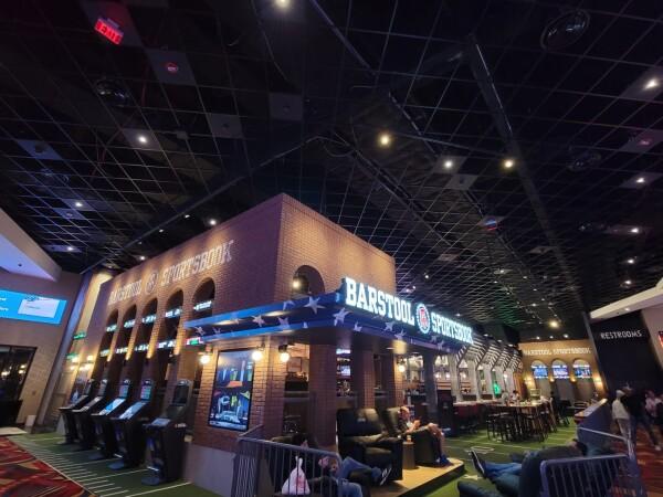 Best Sports Bars in Morgantown - Barstool Sportsbook @ Hollywood Casino Morgantown