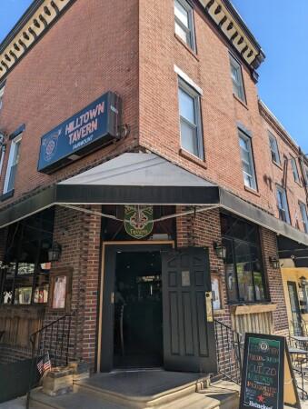 Best Sports Bars in Philadelphia - Hill Town Tavern Fairmount