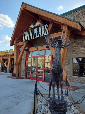 Best Sports Bars in Beavercreek - Twin Peaks Restaurant @ Beaver Creek, Oh