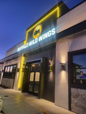 Best Sports Bars in Elk Grove - Buffalo Wild Wings @ Elk Grove, Ca