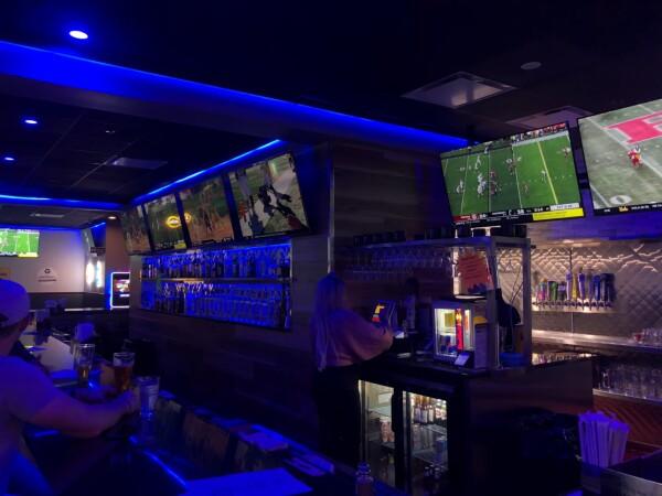 Best Sports Bars in Palatine - Hot Pockets Sports Bar