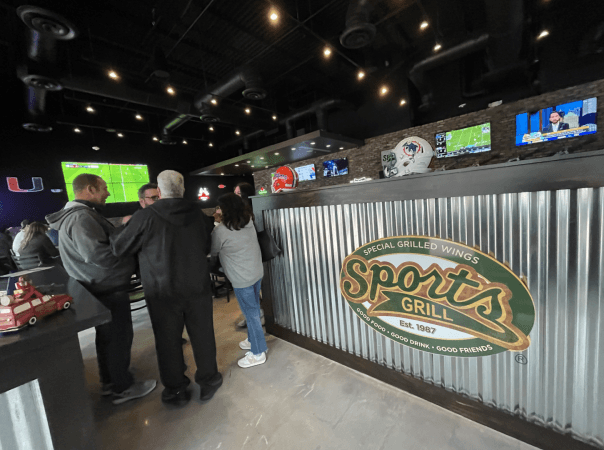 Best Sports Bars in Doral - Sports Grill @ Doral