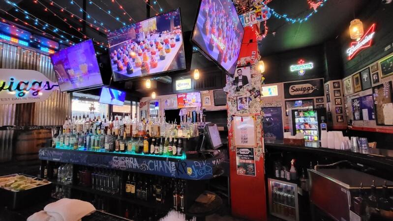 Best Sports Bars in Orlando - Swiggs