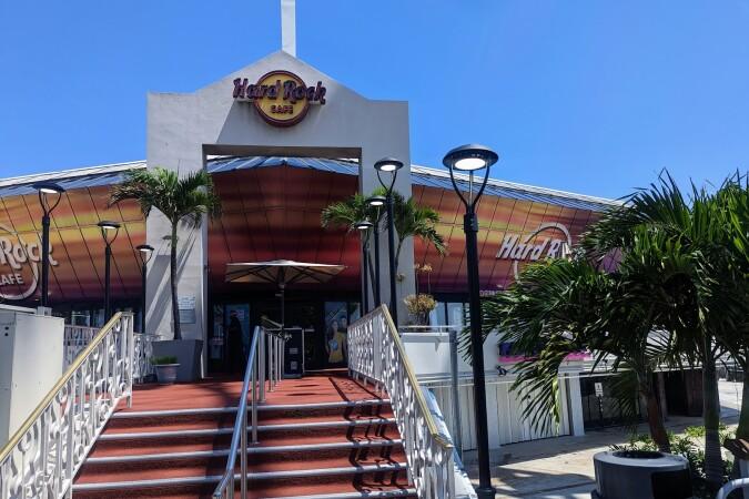 Best Sports Bars in Miami - Hard Rock Cafe @ Miami