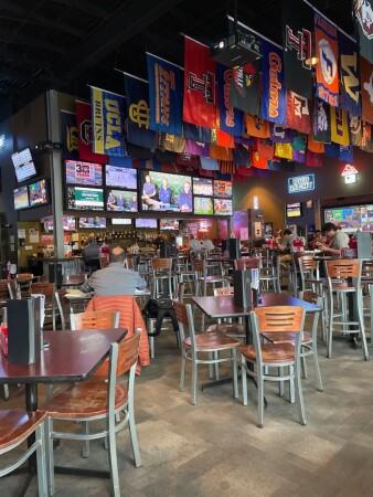 Best Sports Bars in Omaha - Djs Dugout Downtown