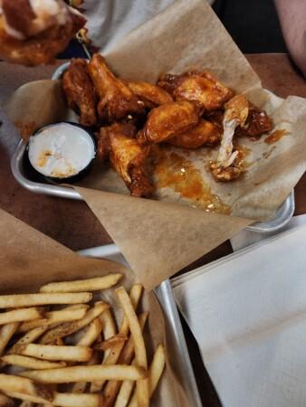 Best Sports Bars in Philadelphia - Buffalo Wild Wings @ Philadelphia, Pa - Roosevelt Blvd.