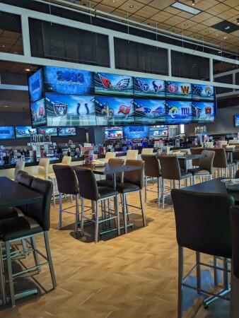 Best Sports Bars in Orlando - Dave & Busters @ Orlando