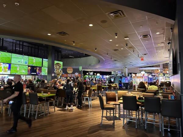 Best Sports Bars in Orlando - Dave & Busters @ Orlando